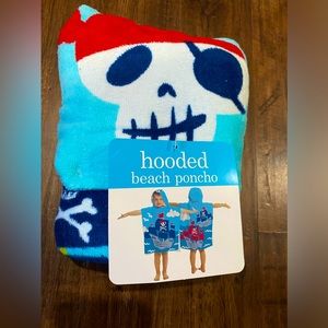 NWT PIRATE Hooded poncho towel, kid’s